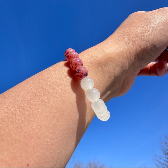 2 for $30 Simple pink love theme crystal beads bracelet, New Wrist Size 6”-7” - Picture 4 of 8